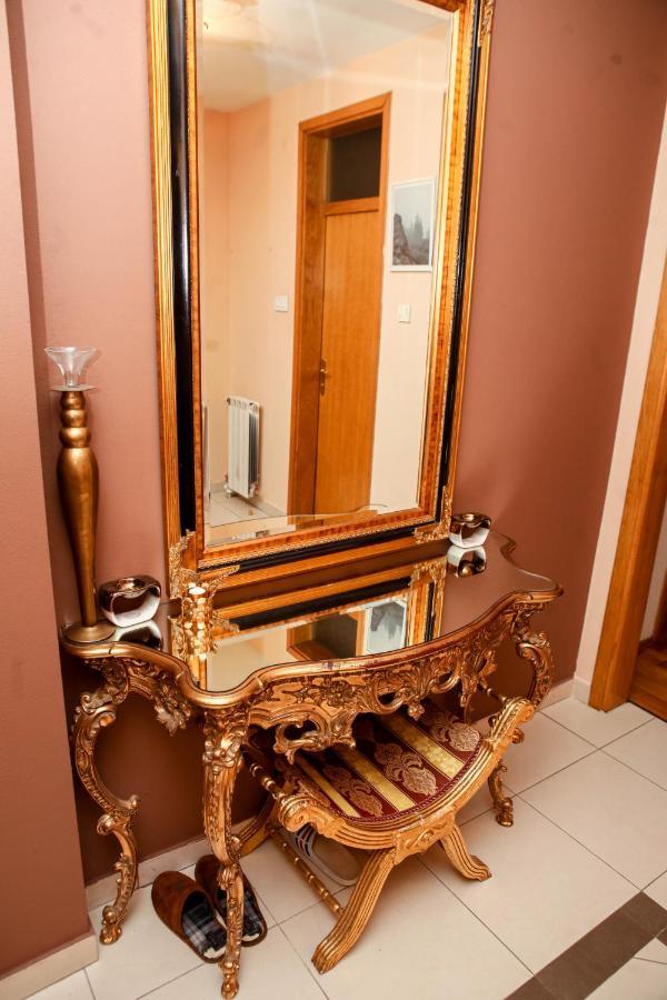 Ugodan I Luksuzan Apartman Баня-Лука Экстерьер фото